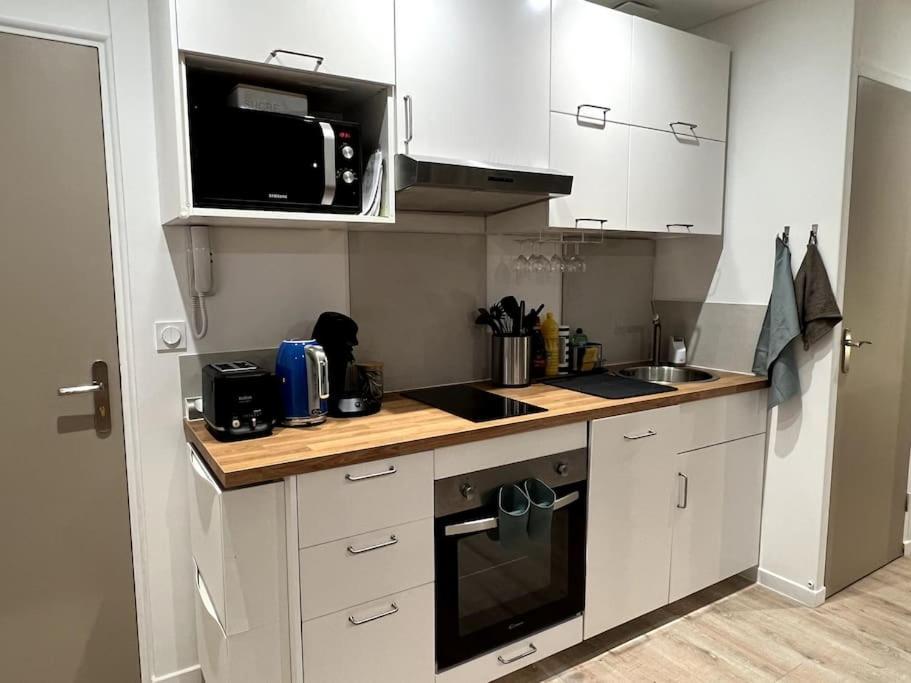 - L'ouest Apartment *